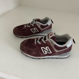 Toddler size 9 maroon NB sneakers